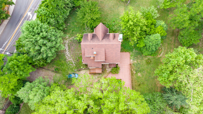 Building Photo - 3952 Kingston Pike