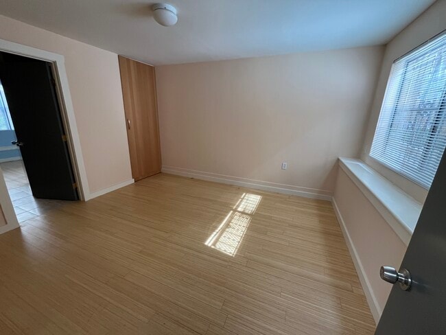 dormitorio principal grande - 426 Casanova St