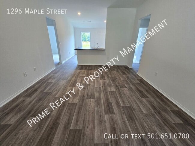 Foto del edificio - 1296 Maple St