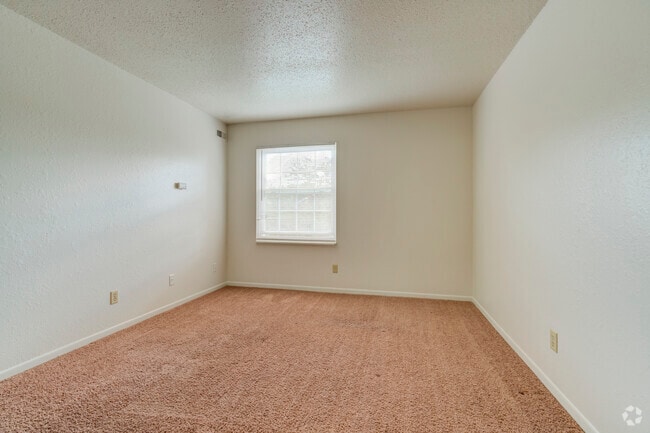 Colonial - Bedroom 1 - Hillcrest Village Apartments