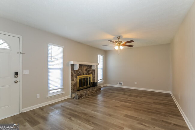 Foto del edificio - 3860 Ferncliff Rd SW