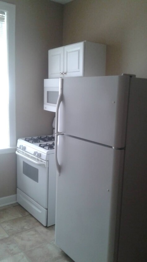 Foto principal - 1066 W Granville Ave