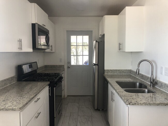Foto del edificio - 10345 Kellogg St