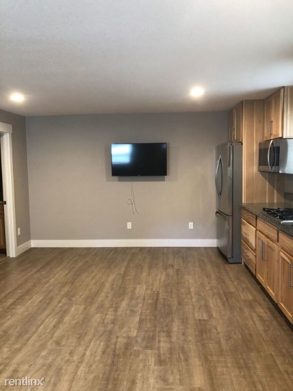 Foto del edificio - 210 E Oak St