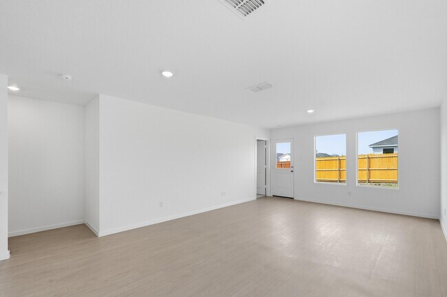 Foto del edificio - 6422 Willet Rd