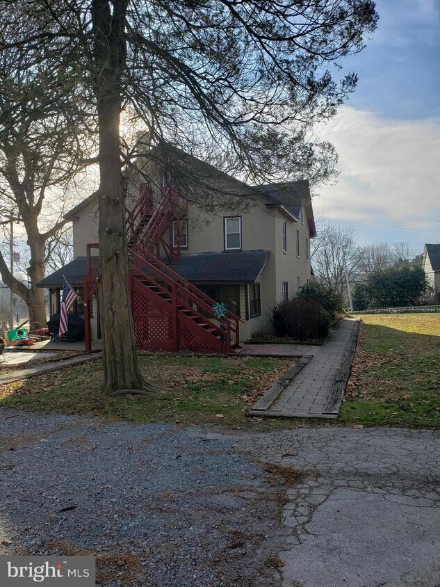 Building Photo - 3007 W Lincoln Hwy