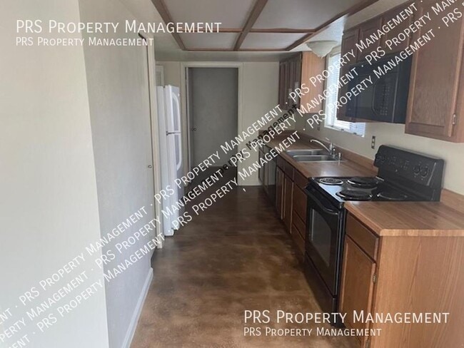 Building Photo - 1623 N Comanche Dr