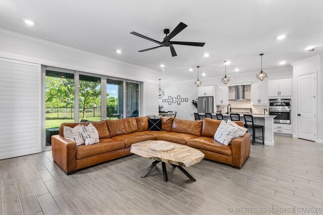 Building Photo - 981 Castaway Ct