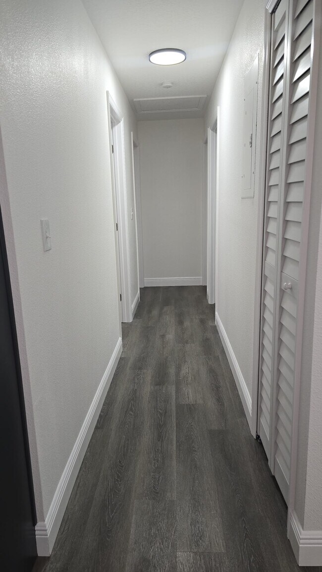 Foto del edificio - 485 S Goodwin St