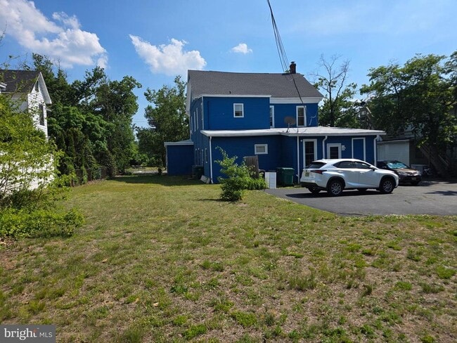 Building Photo - 3 E Mantua Ave