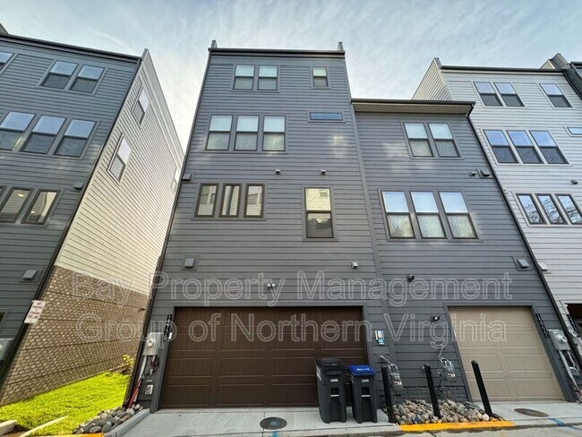 Building Photo - 12770 Sunrise Valley Dr