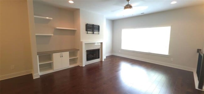 Building Photo - 3801 Oxford Cir