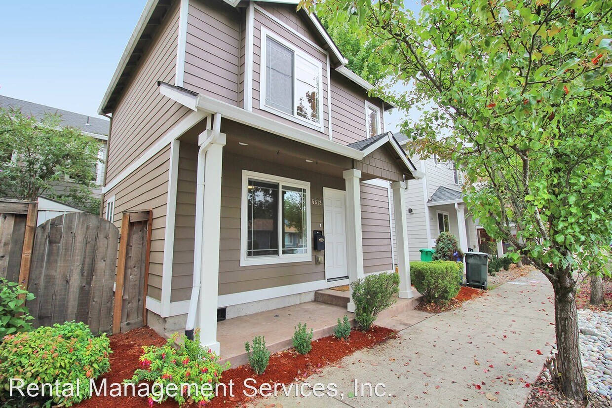 Primary Photo - 2 br, 1 bath House - 5612 SE 22nd Ave