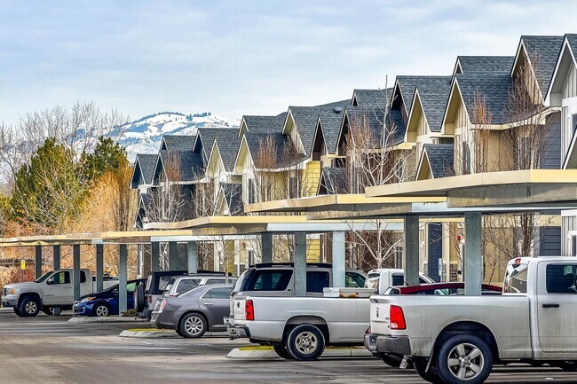 Building Photo - 872 N Maple Grove Rd