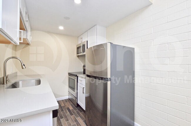 Building Photo - 44 E Roanoke Ave