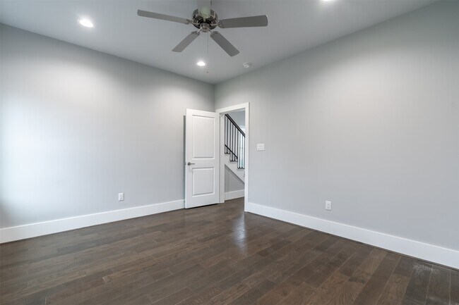 Foto del edificio - 1553 W 22nd St