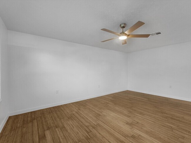 Foto del edificio - 12922 McNair St