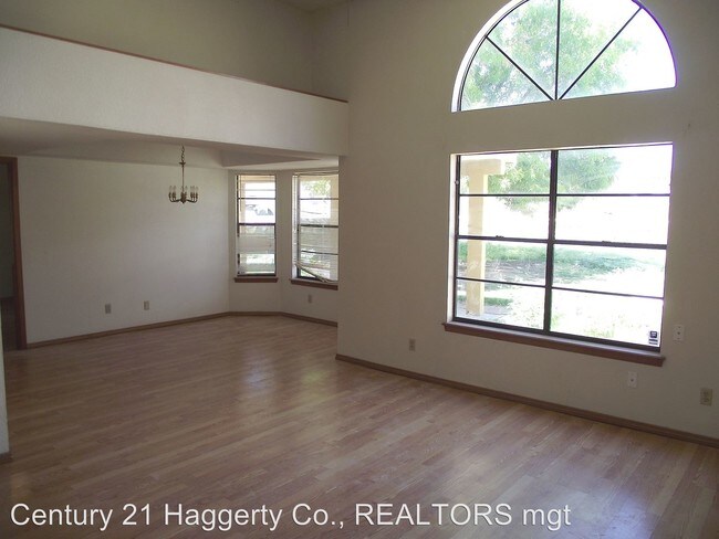 Foto del edificio - 7013 Espanola Ln