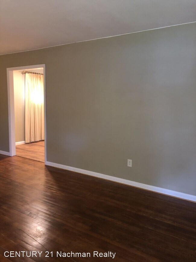 Building Photo - 3 br, 2 bath House - 6013 Chestnut Avenue