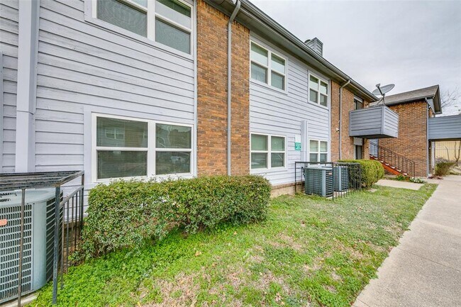 Foto del edificio - 3328 Shepherd Ln