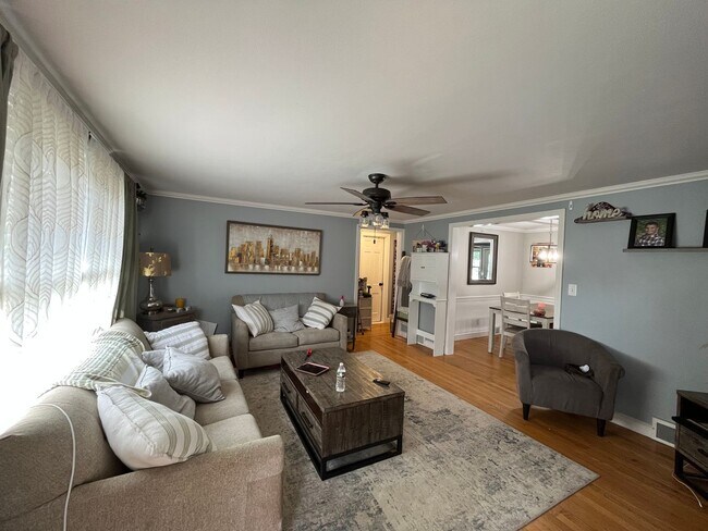 Foto del edificio - 4 Bedroom 2 Bath Cape