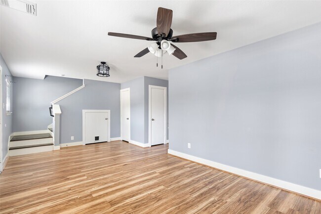 Foto del edificio - 415 Laurel Pine Dr