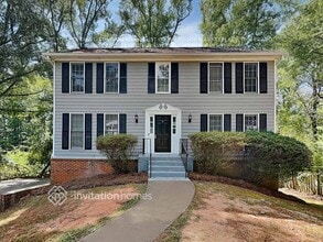 Building Photo - 611 Willow Ridge Dr NE