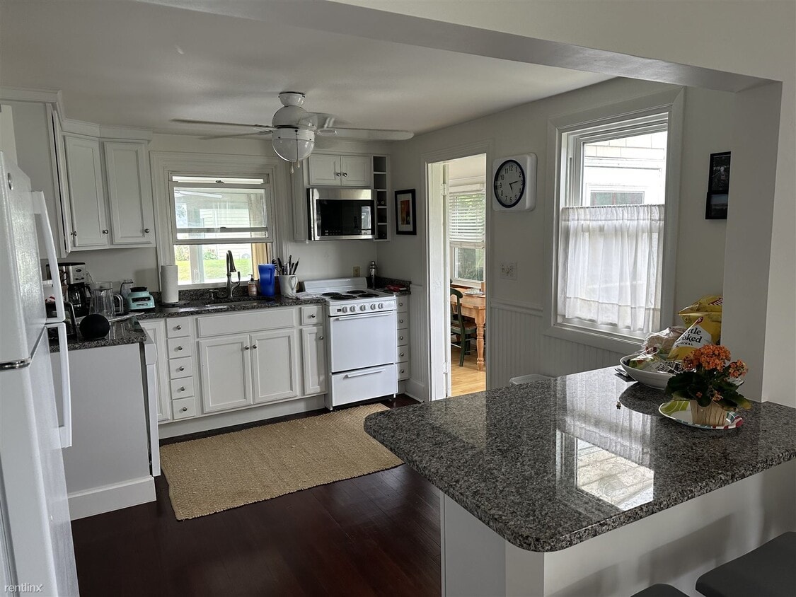 Building Photo - 2 br, 1 bath House - 22 Marten Ave
