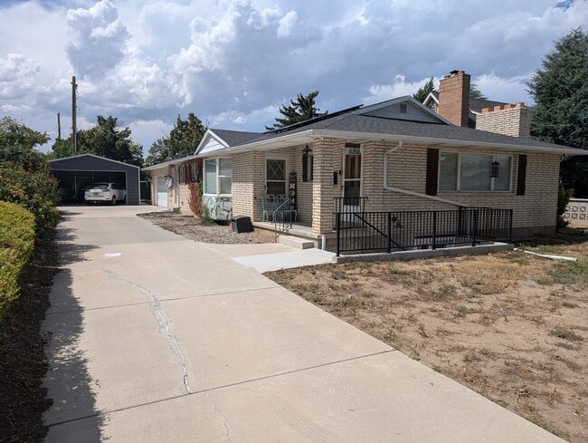 Building Photo - 6358 S Mount Vernon Dr
