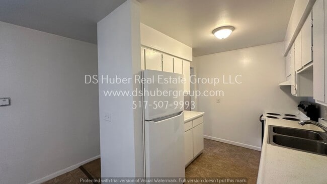 Photo - 1016 E. Greenlawn-7 Apartment