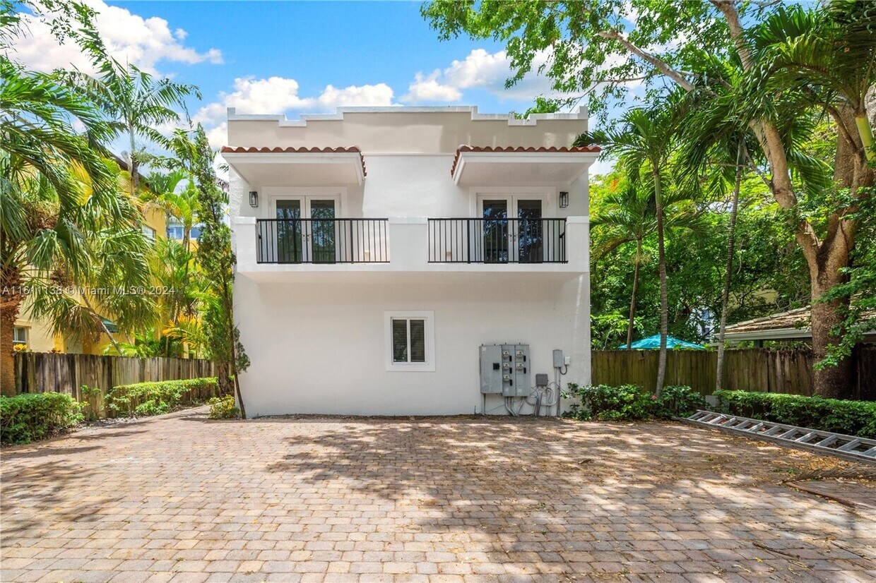 Foto principal - 2849 Coconut Ave