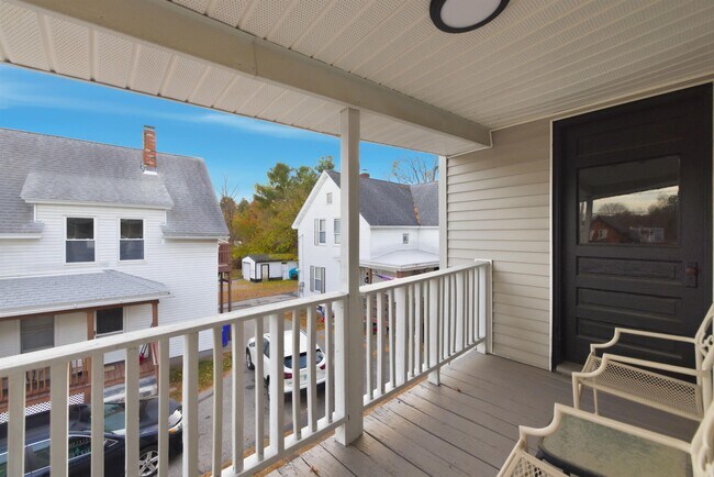 Building Photo - 65 S Elm St