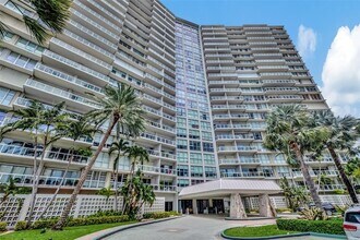 Building Photo - 2451 Brickell Ave