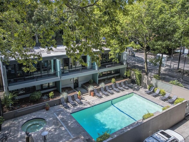 Foto del edificio - Harrison Tower Apartment Homes