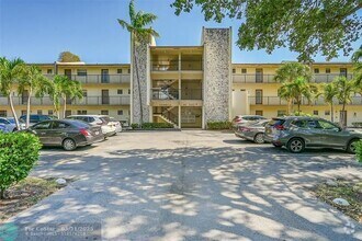 Building Photo - 9150 NW 38th Dr