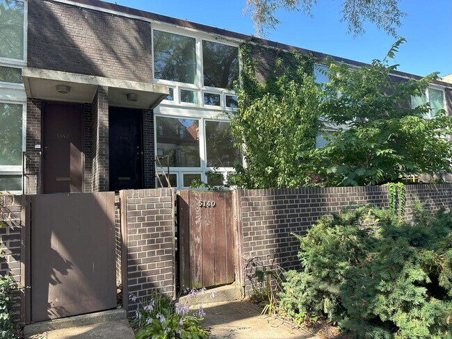 Foto del edificio - Hyde Park Town-House for Rent