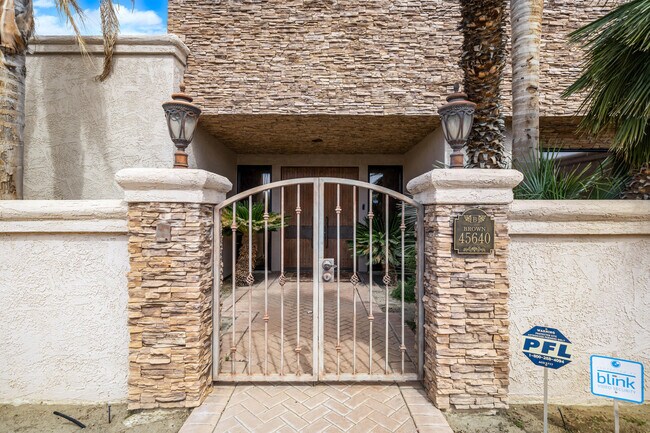 Building Photo - 45640 Rancho Palmeras Dr
