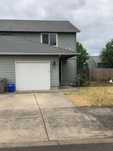 Building Photo - 878-880 S 9th St