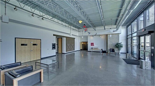 Lobby - 1701 NE Madison St