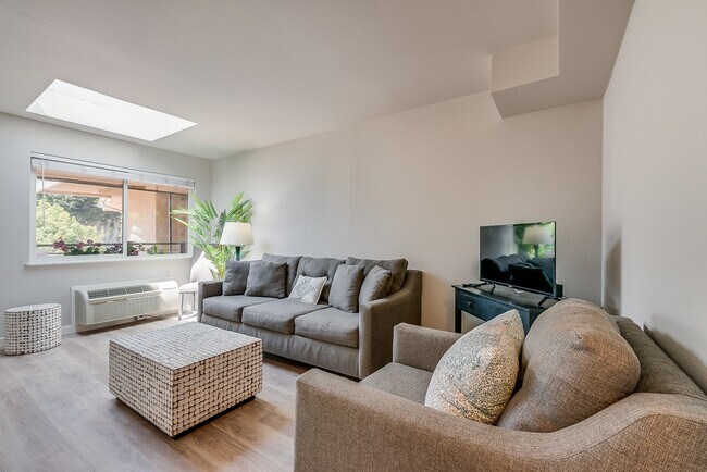 Foto del edificio - Avila Apartments in Downtown SLO