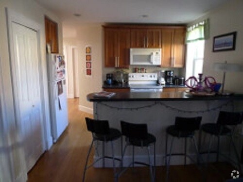Building Photo - 836 Huntington Ave