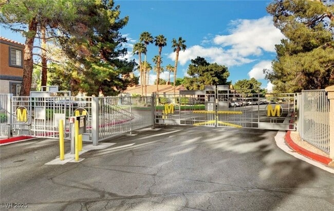 Foto del edificio - 220 Mission Newport Ln