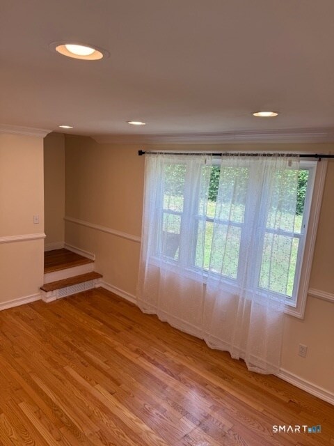 Building Photo - 11 High Ridge Dr