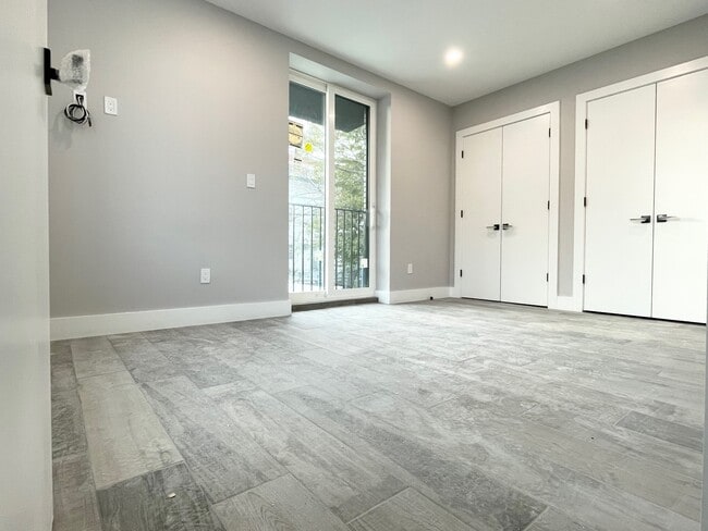 Building Photo - 681 Dumont Ave