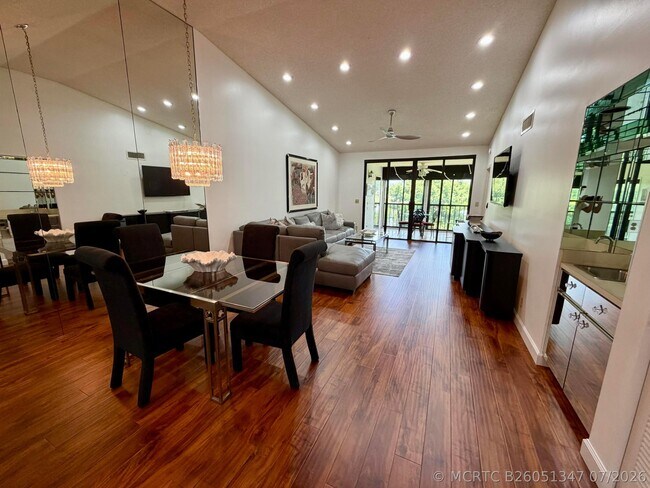 Foto del edificio - 15758 Loch Maree Ln