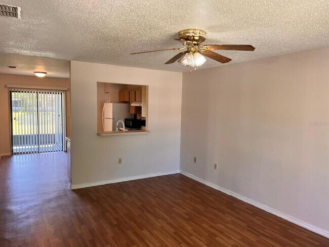 Foto del edificio - 324 Sherborne Ln