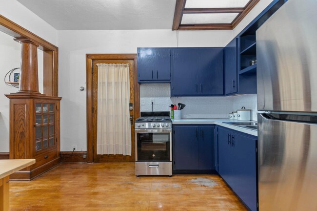 Foto del edificio - 231 E College Ave