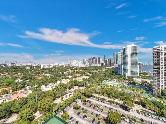 Foto del edificio - 2475 Brickell Ave