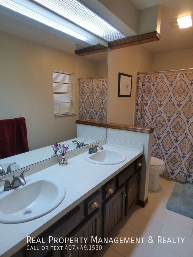 Building Photo - Big 3 BR / 2 BA Home In Lake Irma Estates