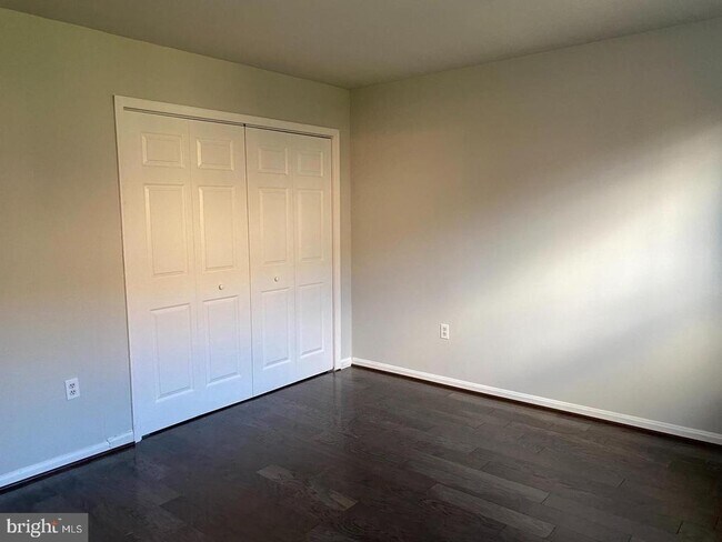 Foto del edificio - 4642 Conwell Dr